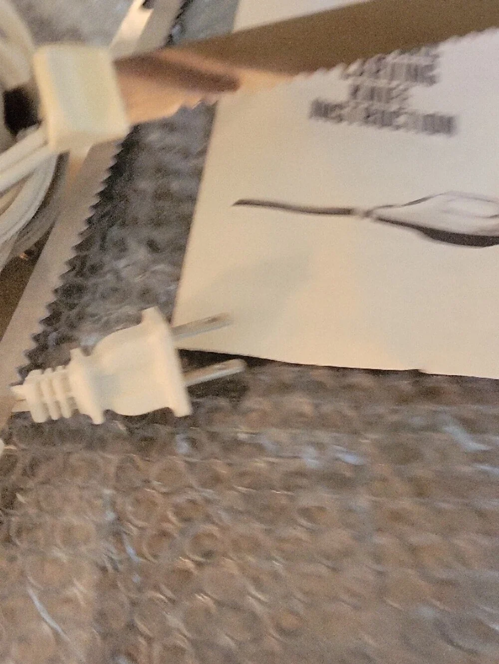 Vtg.PomtRex Electric Carving Knife - White .